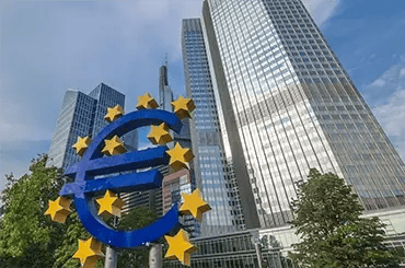 AI in the banking sector: transforming risk management and decision-making