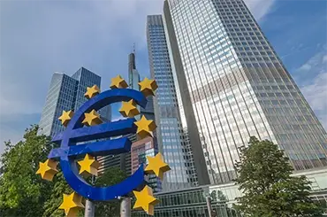 AI in the banking sector: transforming risk management and decision-making