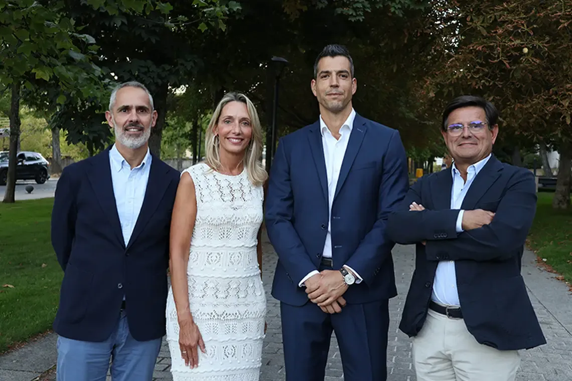 Los socios Jorge Martínez Apesteguía, Isabel Perea, Álvaro González Larramendi y Juan Carlos Miján